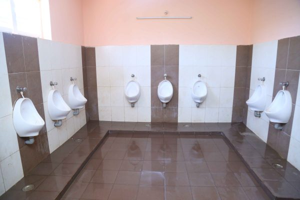 restroom boys (2)